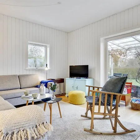Holiday Wolfhilde - 600m From The Sea In Sealand By Interhome Hébergement de vacances Dronningmølle