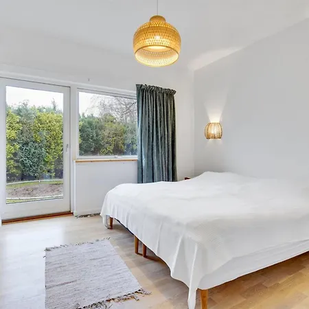 Holiday Wolfhilde - 600m From The Sea In Sealand By Interhome Hébergement de vacances Dronningmølle